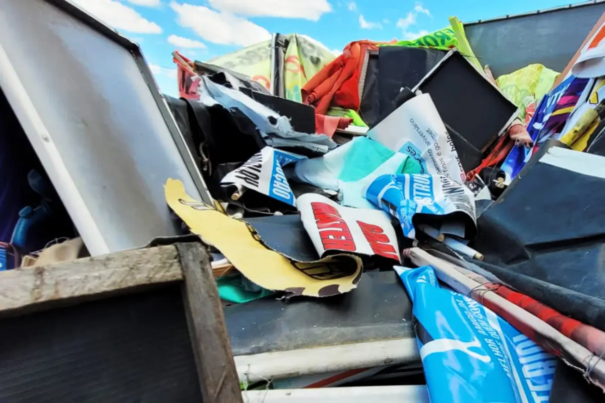 Semmam retira mais de 800 peças publicitárias irregulares em Feira de Santana