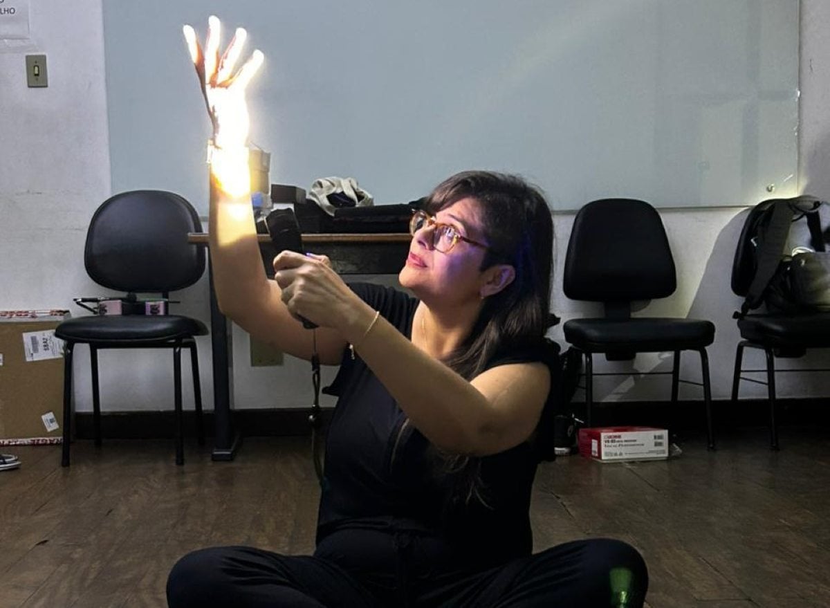 Nívia Maria Vasconcellos