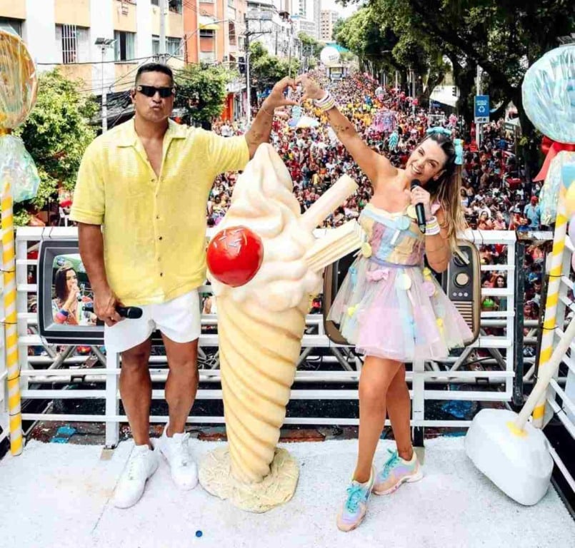 Xanddy Harmonia e Carla Perez |