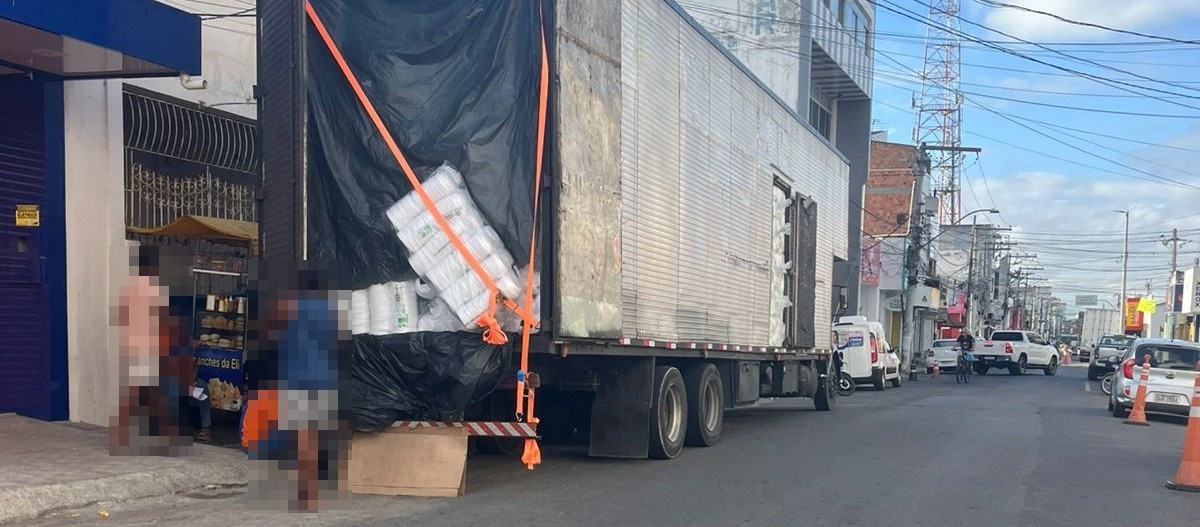 Caminhões estacionados