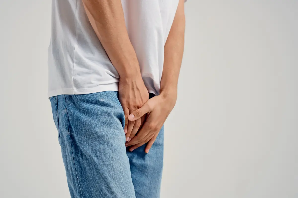 Carnaval: segurar xixi pode prejudicar saúde