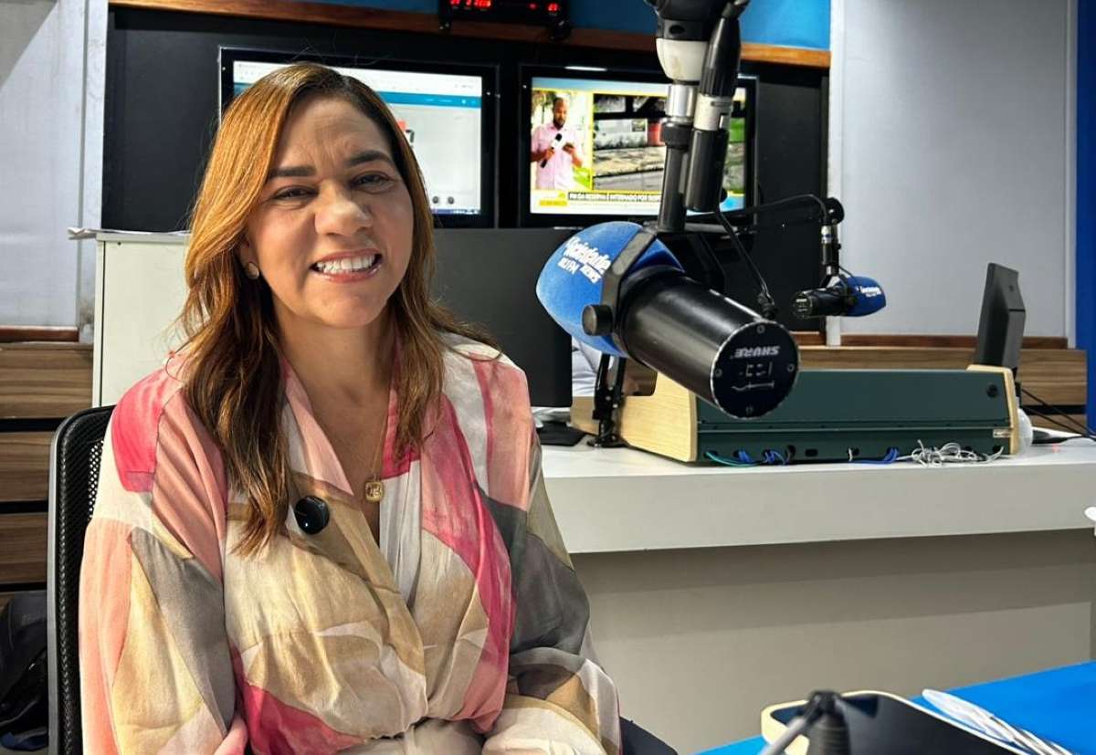 secretária de saúde Roberta Santana