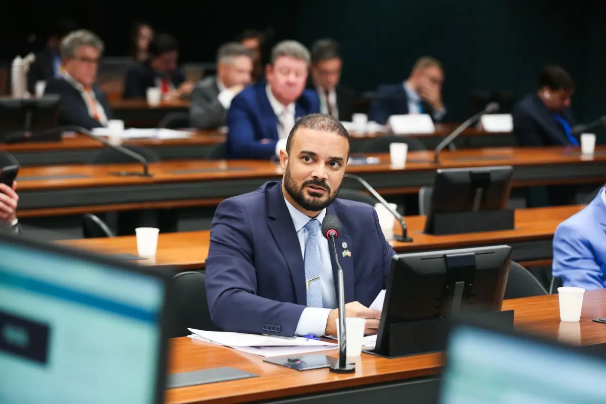 Deputado protocola urgência para ampliar acesso à moradia de profissionais da Segurança Pública