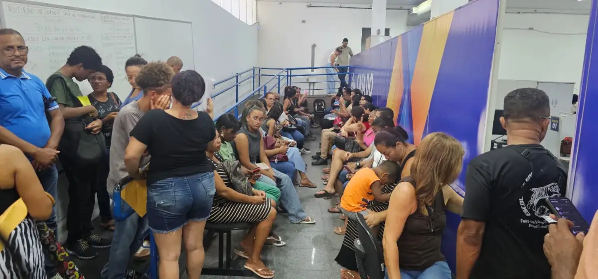 Trabalhadores buscam vagas profissionalizantes nos mais de 300 cursos oferecidos pela Casa do Trabalhador