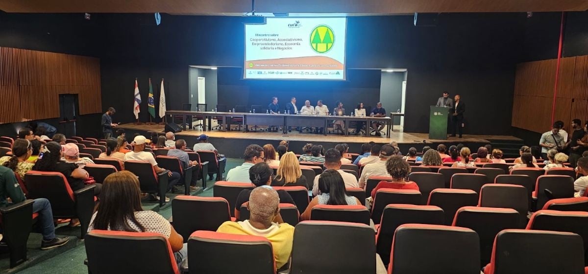 Cufa-realiza-I-Encontro-sobre-cooperativismo-e-empreendedorismo-em-Feira-de-Santana.jpg