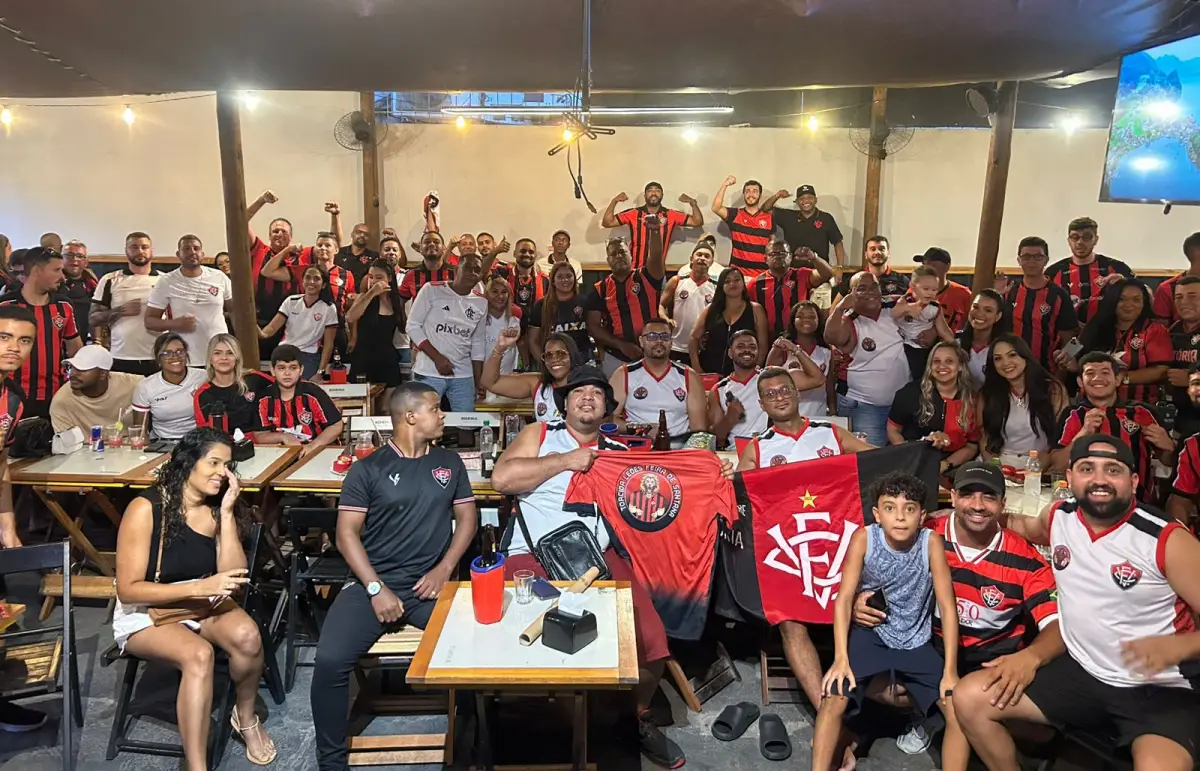 Embaixada do Vitória em Feira