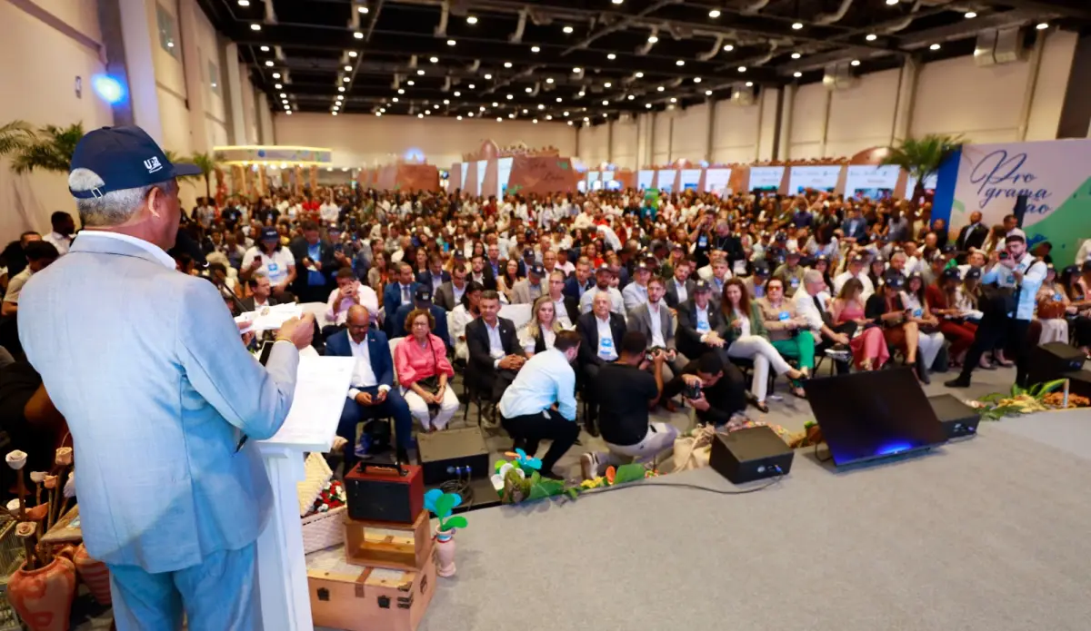 Governador participa de Encontro de Prefeitos e reforça união entre Estado e municípios baianos