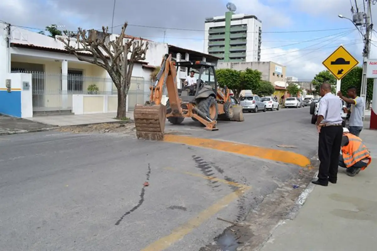 Projeto estabelece normas de padronização e sinalização de quebra-molas em Feira de Santana