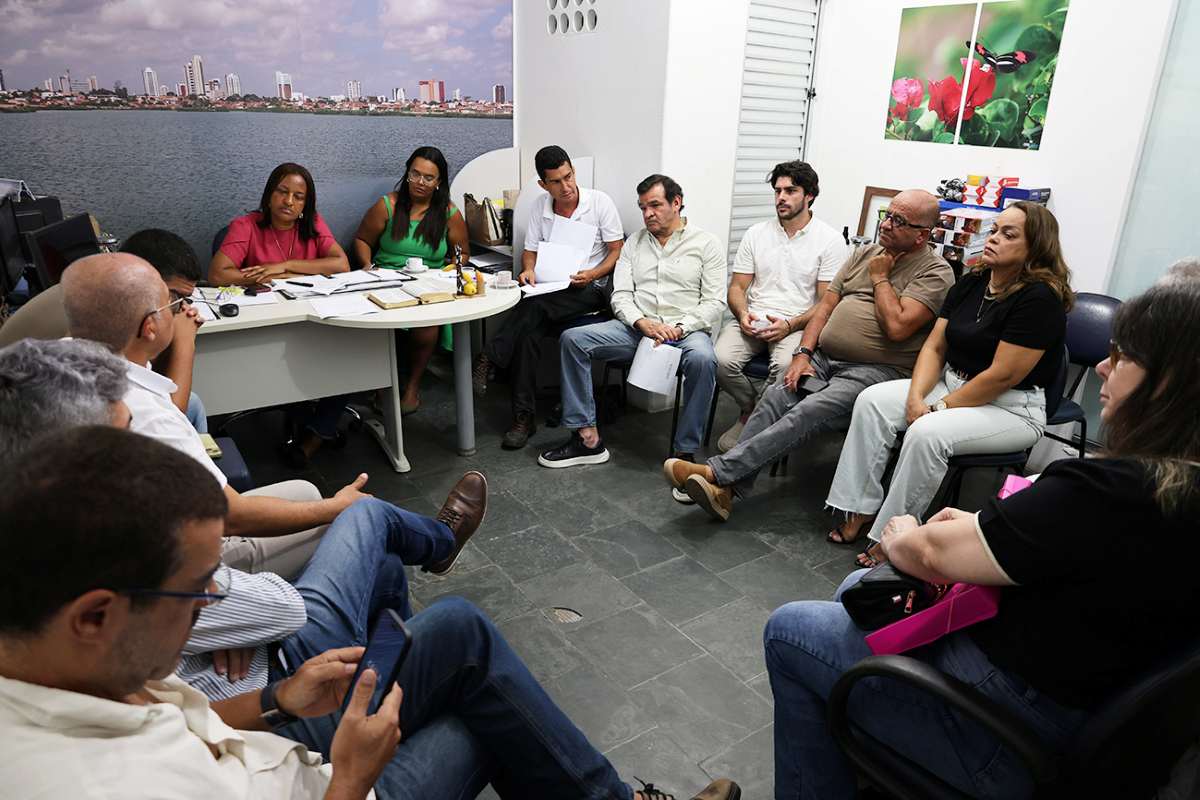 Reunião contra poluição visual