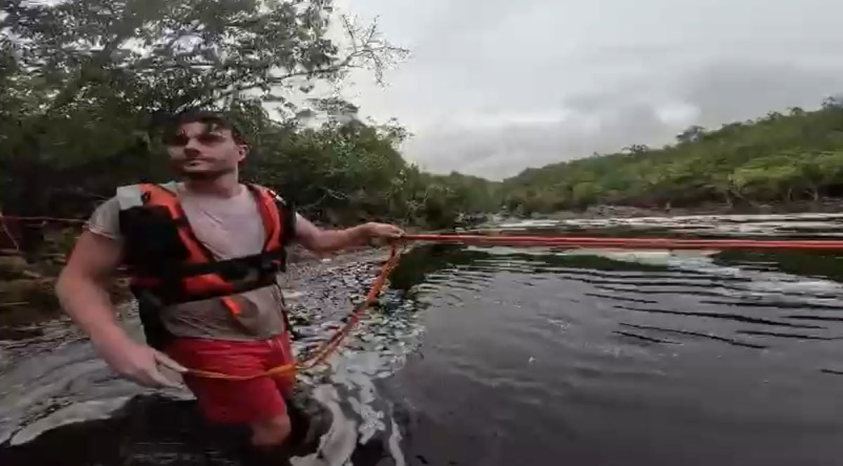 Turistas ingleses são resgatados por bombeiros depois de mais de 24 horas perdidos