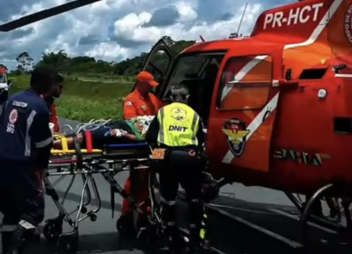 Acidente na BR-324 deixa cinco feridos e mobiliza helicóptero do Corpo de Bombeiros em Candeias