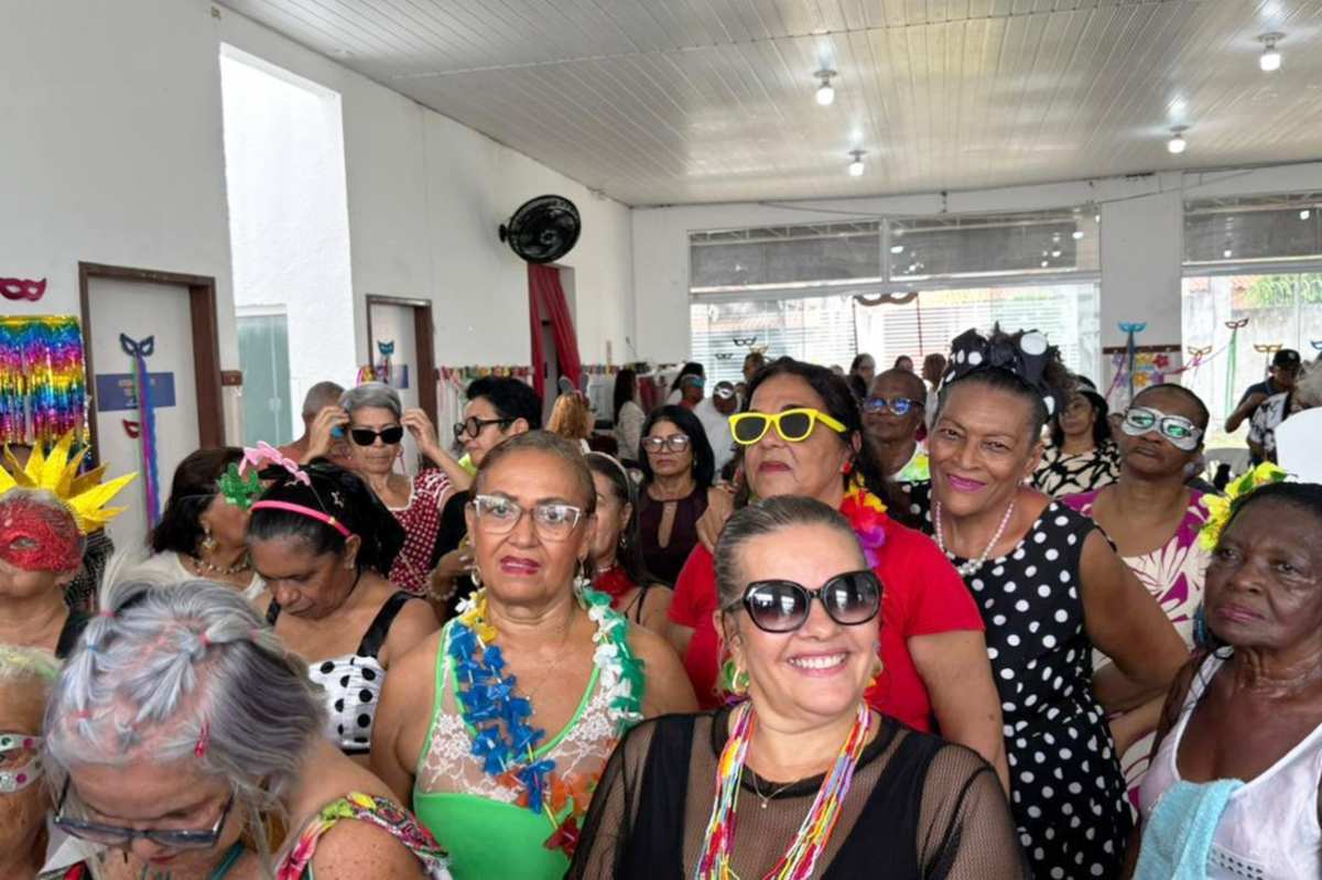 Centro Zazinha Cerqueira promove “Bye Bye Carnaval” para a terceira idade