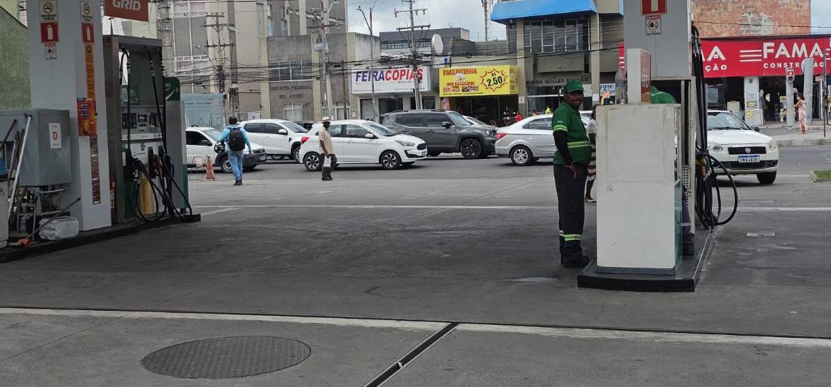posto de combustível na Av Getúlio Vargas