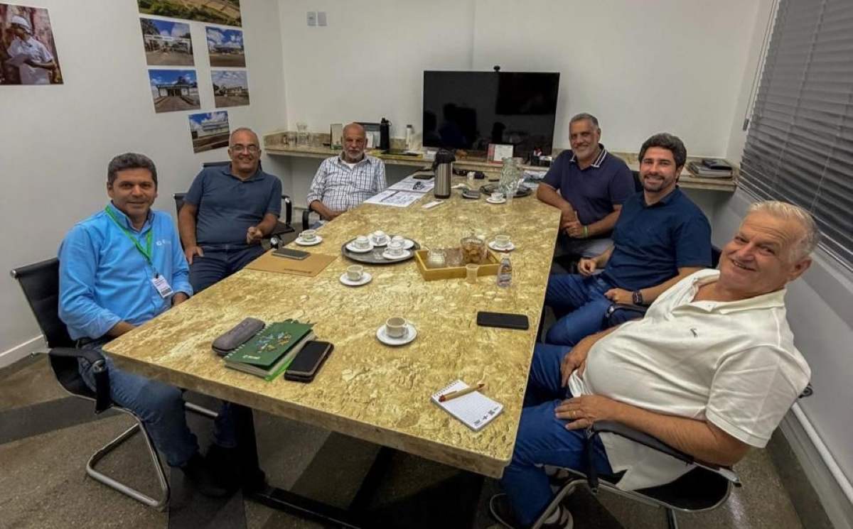 Cooperfeira articula aproximação entre pecuaristas e bancos para ampliar acesso a crédito
