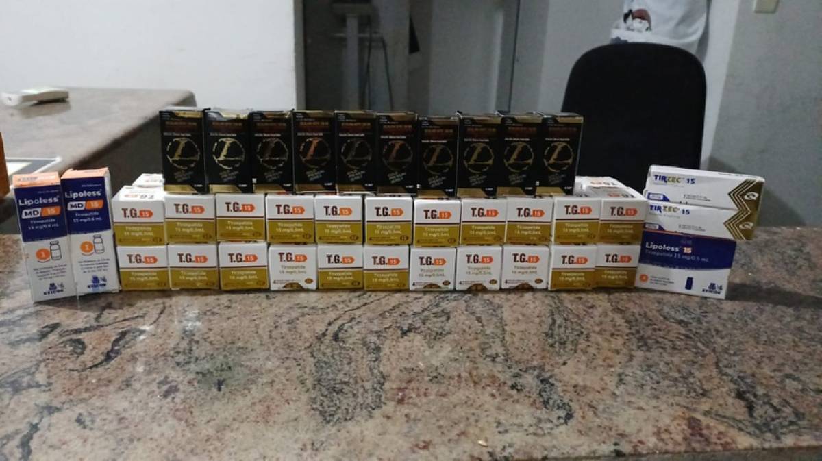 PRF apreende medicamentos irregulares e anabolizantes durante operação em Feira de Santana