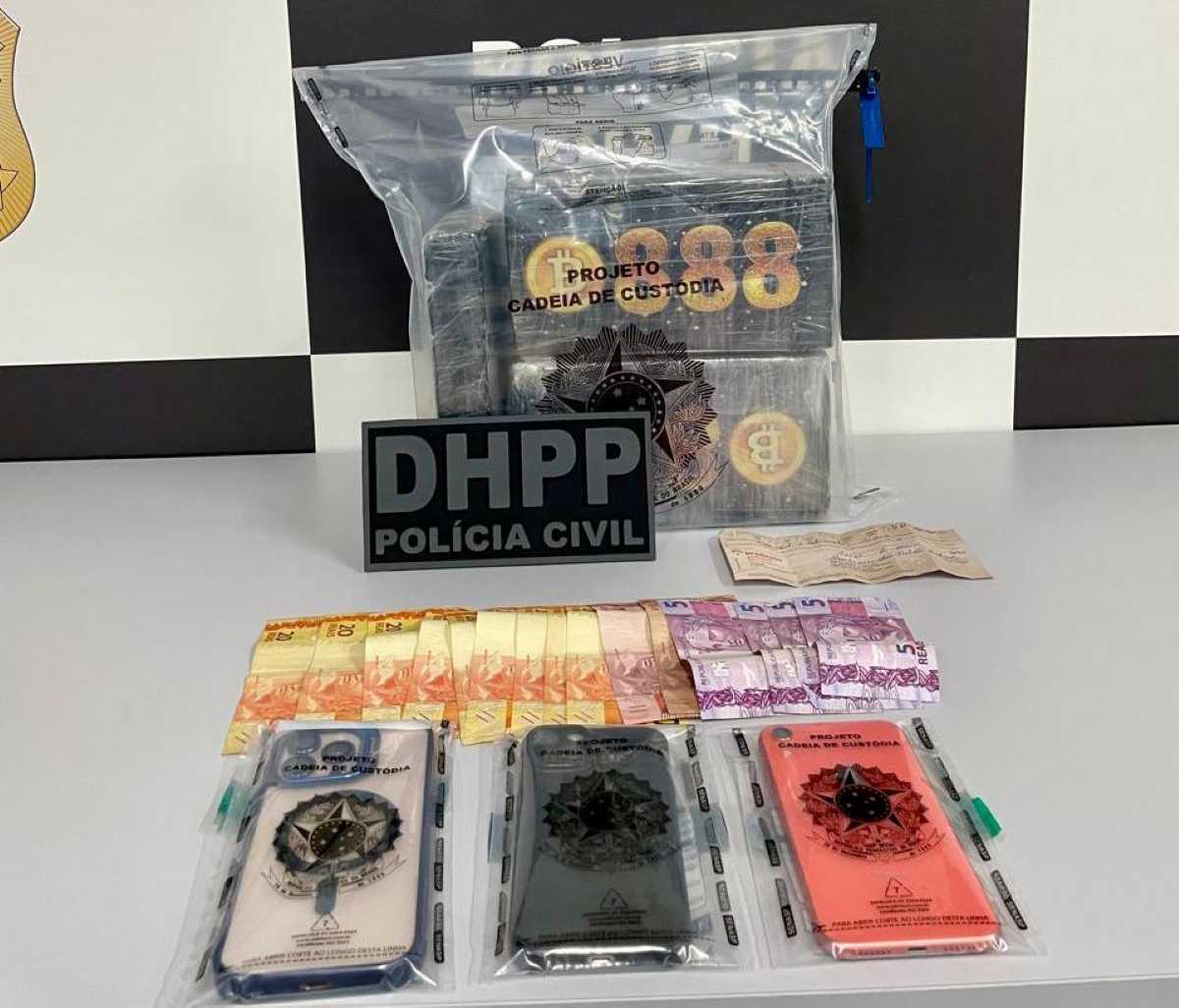 Polícia Civil apreende 7,5 kg de cocaína durante ação integrada na BA-052