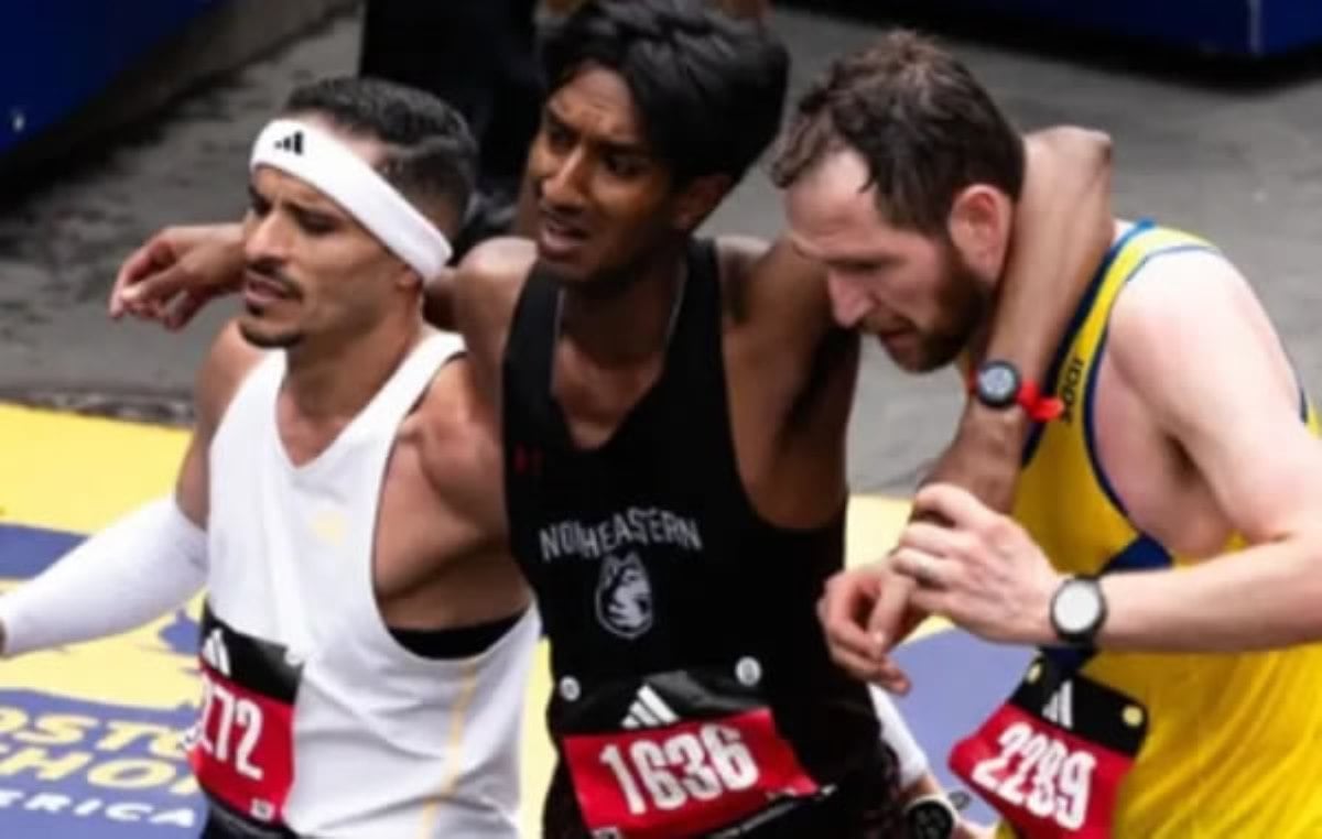 Robson Oliveira (de branco), Ajay Haridasse (de preto) e Aaron Beggs (de amarelo)