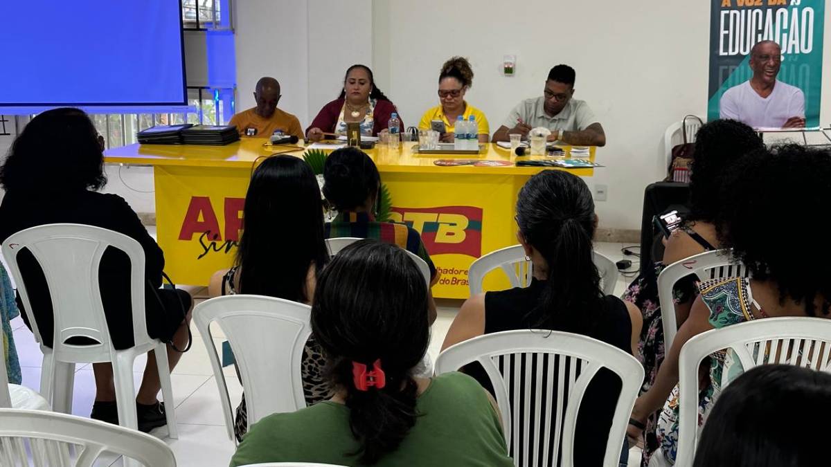 APLB realiza plenária estadual em Feira de Santana para discutir atuação de coordenadores pedagógicos