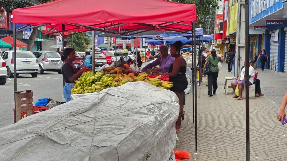 Prefeitura de Feira de Santana abre licitação para fornecimento de barracas padronizadas para feiras livres