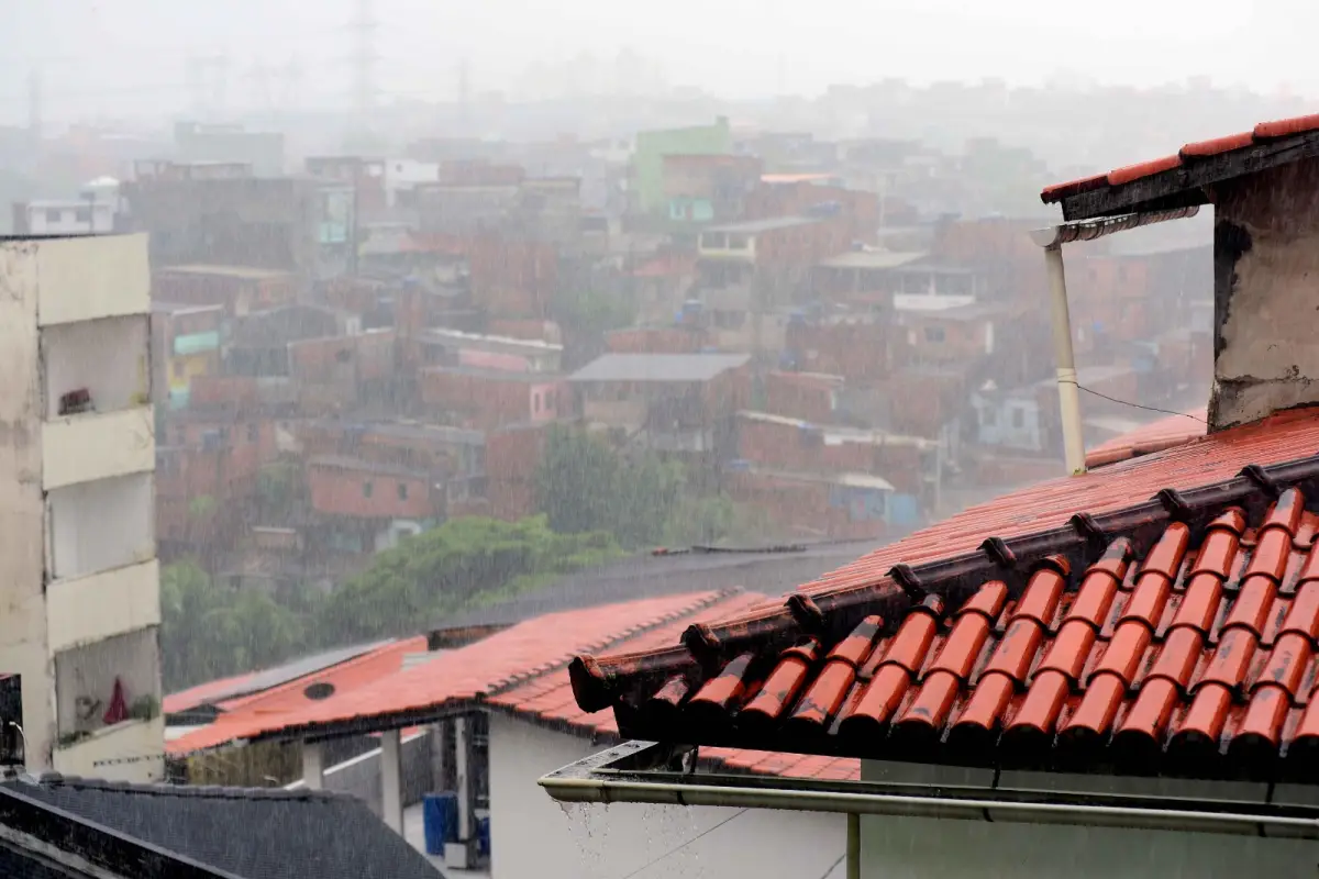 Chuvas intensas mantêm Salvador em alerta; acumulado já chega a 140 mm em 72h