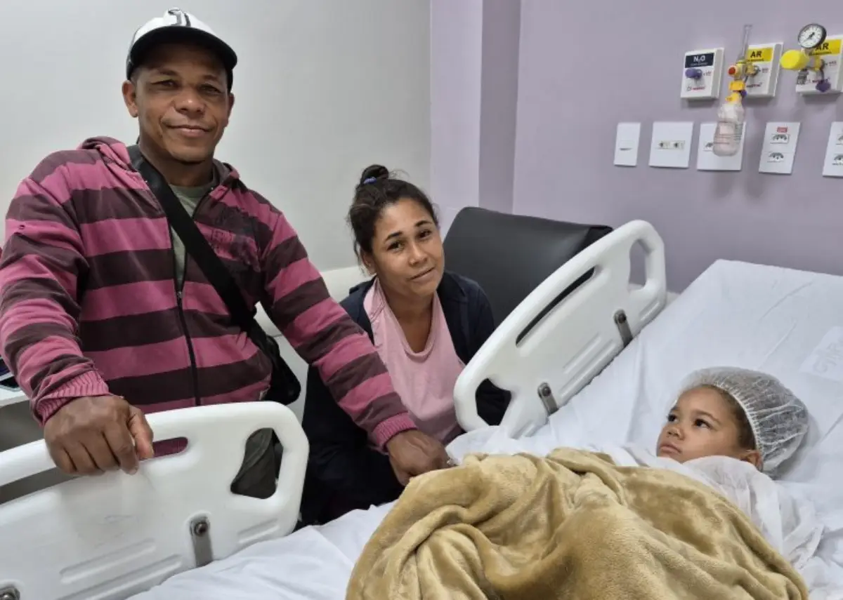 Hospital realiza cirurgia de emergência em criança que engoliu peça de brinquedo