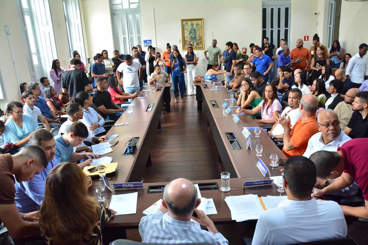 Prefeitura de Feira de Santana dá posse a 51 novos agentes de combate às endemias
