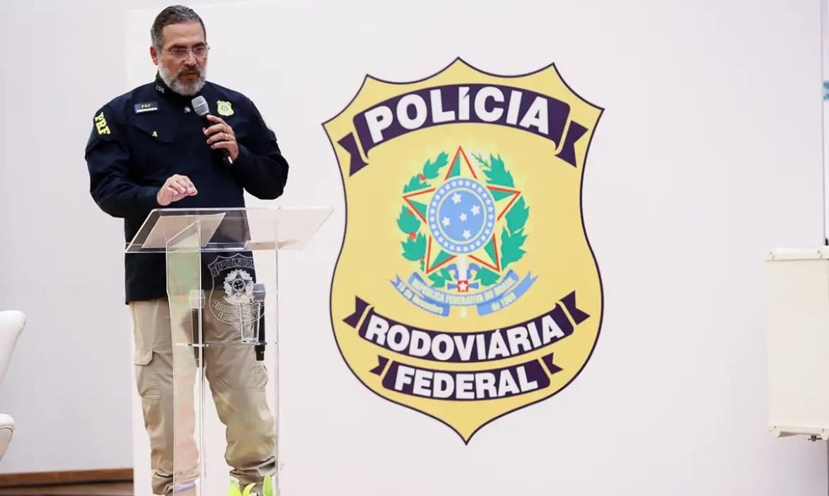 Diretor-geral da PRF, Fernando Oliveira