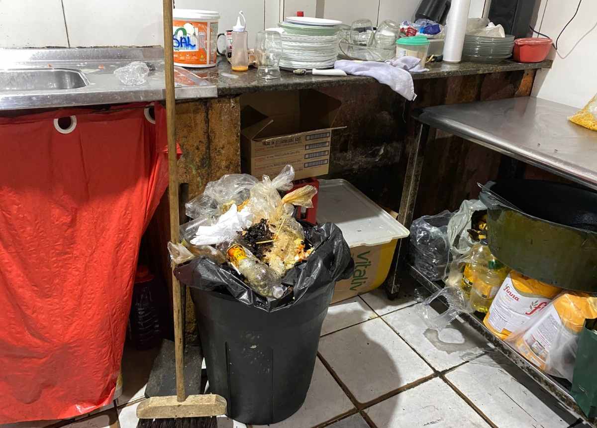 Estabelecimento é interditado em Feira de Santana; local é fechado após duas denúncias anônimas
