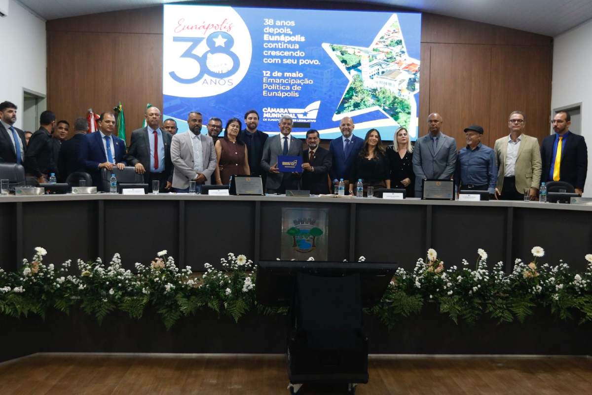 Jerônimo Rodrigues recebe Comenda 12 de Maio e título de cidadão de Eunápolis