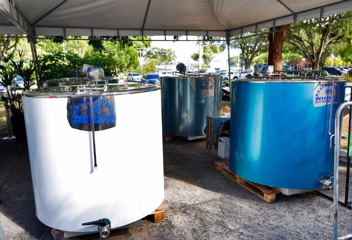 Governo do Estado entrega 100 tanques resfriadores para fortalecer produção de leite na Bahia