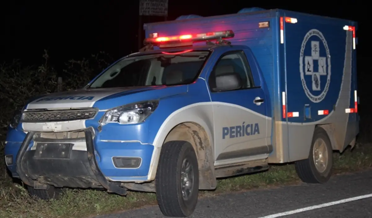 Adolescente morre após carro atingir motocicleta na BR-116