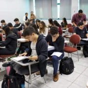 Alunos em sala de aula