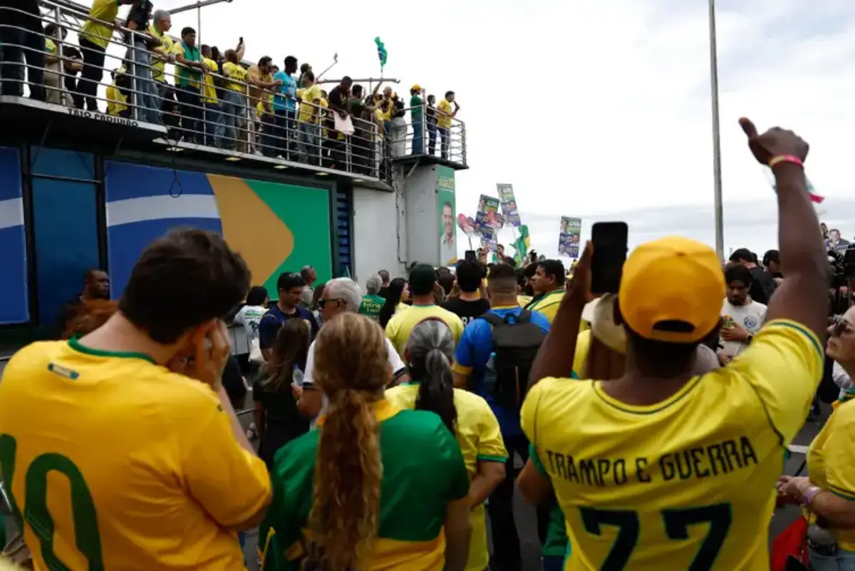 Confira como foi a largada de Lula, Fl�vio e outros presidenci�veis no primeiro dia oficial de campanha