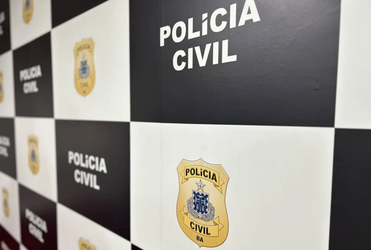 Polícia Civil apreende mercadorias desviadas de loja em Feira de Santana; ex-funcionária é suspeita