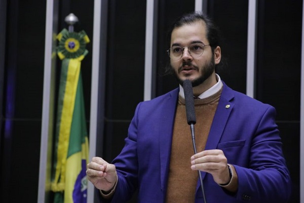 Comissão aprova projeto que criminaliza as comemorações oficiais do regime militar