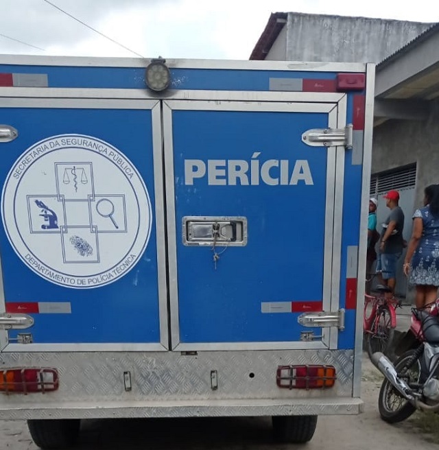 Motorista é assassinado em frente a casa onde morava no bairro Gabriela