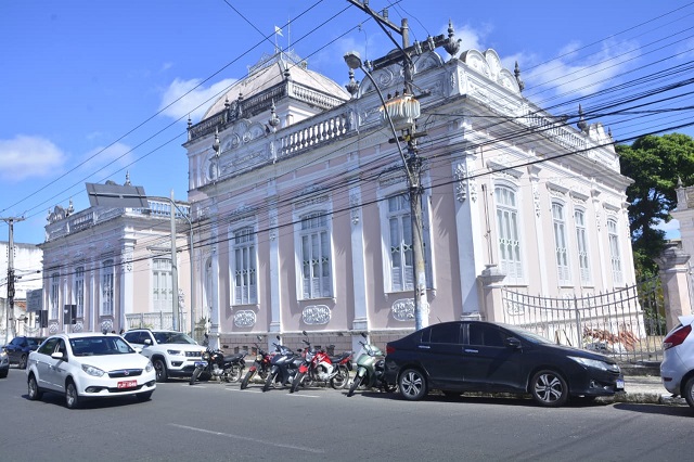 Edifício do Centro Universitário de Cultura e Arte (Cuca)