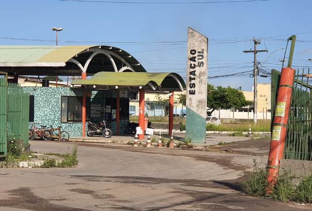 Usuários do transporte denunciam as péssimas condições do Transbordo do bairro Tomba