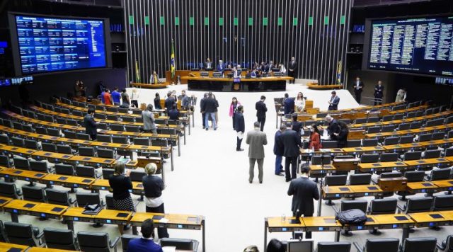 Deputados e senadores em sessão do Congresso Nacional Foto Pablo Valadares Câmara dos Deputado