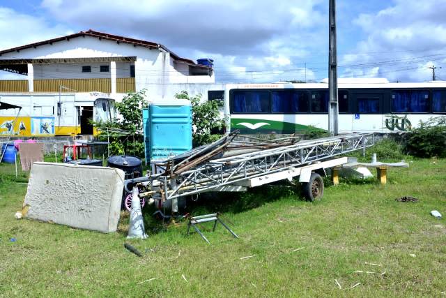 Após perder tudo durante a pandemia, família circense sonha em retornar aos palcos