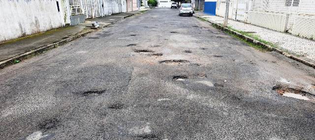 Rua General João Costa, bairro Capuchinhos em Feira de Santana,