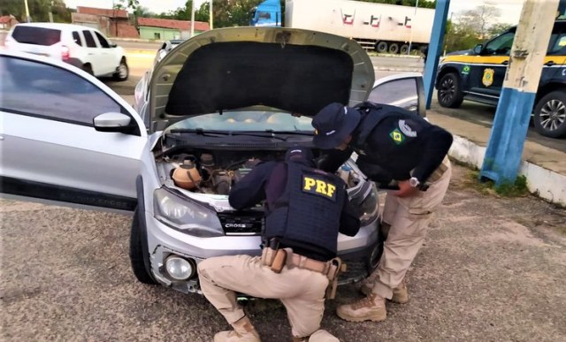 PRF apreende carro roubado que foi vendido pela internet