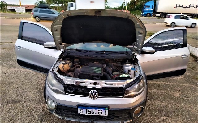 PRF apreende carro roubado que foi vendido pela internet