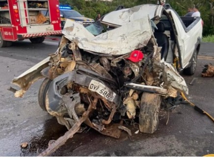 Ilhéus: homem morre após colisão entre carro e caçamba