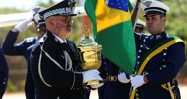 Coração de Dom Pedro I chega ao país para as celebrações dos 200 anos da Independência.