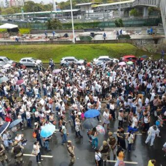 protesto enfermeiros/enfermagem pelo piso salarial