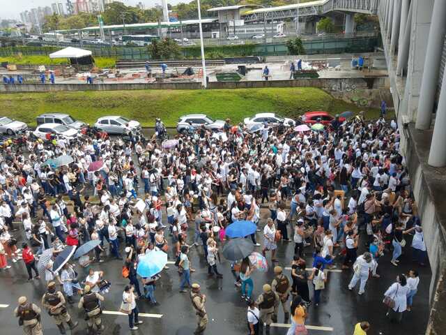 protesto enfermeiros/enfermagem pelo piso salarial