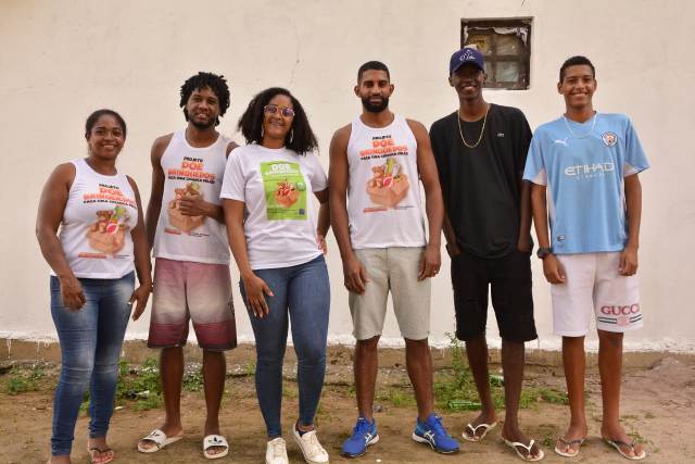 voluntários do projeto de doação de brinquedos