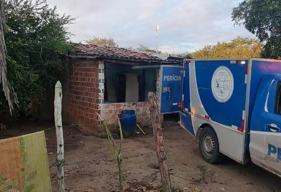 Jovem é assassinado a tiros dentro de casa no bairro SIM