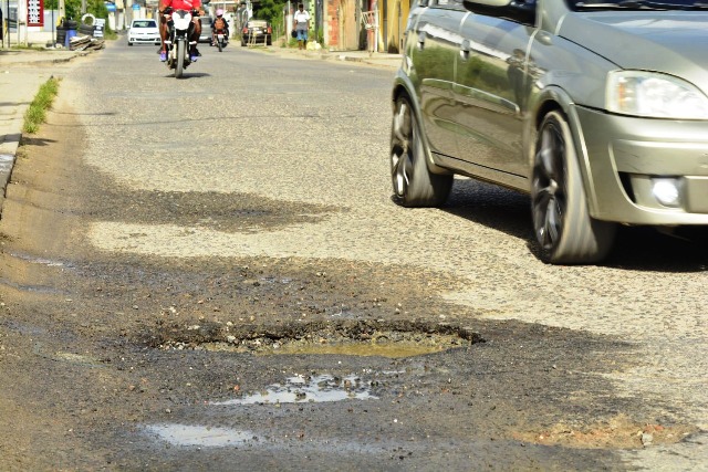 Avenida Sérgio Carneiro em Feira de Santana